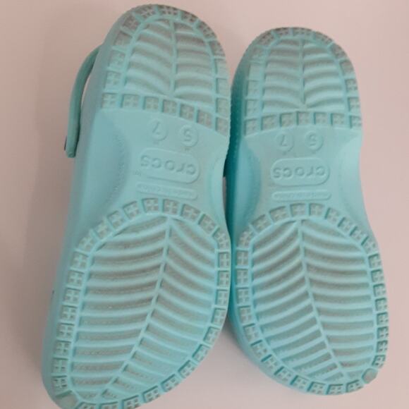 Crocs Clogs Womens 7 Slip On Water Shoes Light Blue Rubber Comfort Shoe Summer - Picture 8 of 9